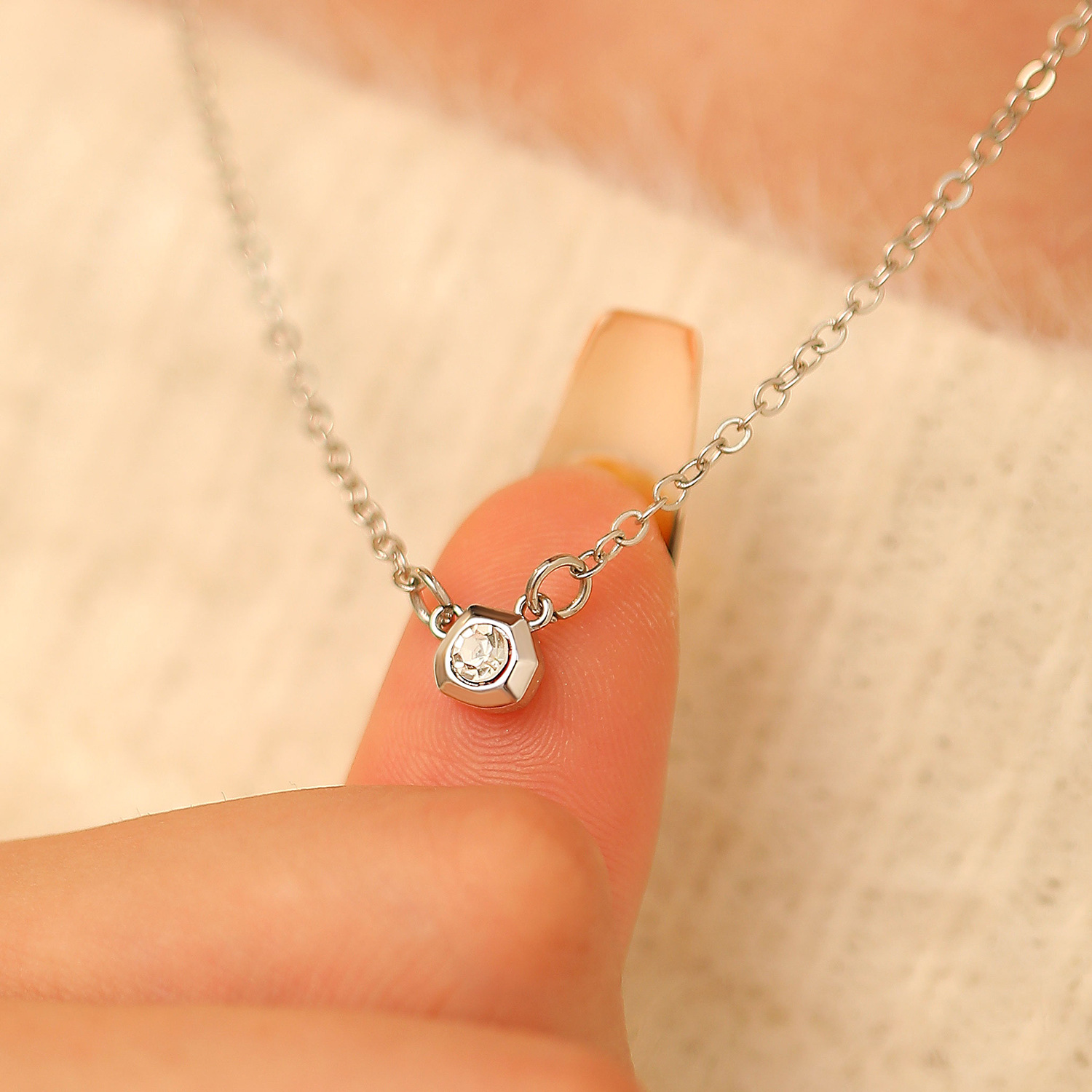 シンプルなファッションウォータードロップスモールペンダントパ - Pearl Trim Chain のレビューと価格
