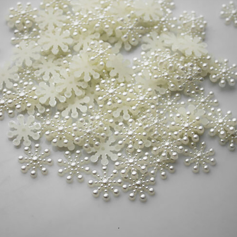 100個ホワイトパールレジンスノーフレークフラットバックスマ - Christmas Craft Embellishment のレビューと価格